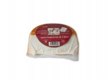 Queijo de cabra esfregado com colorau