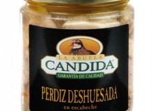 Perdiz desfiada em salmoura 