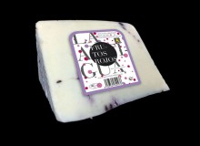QUESO DE OVEJA CON FRUTOS ROJOS